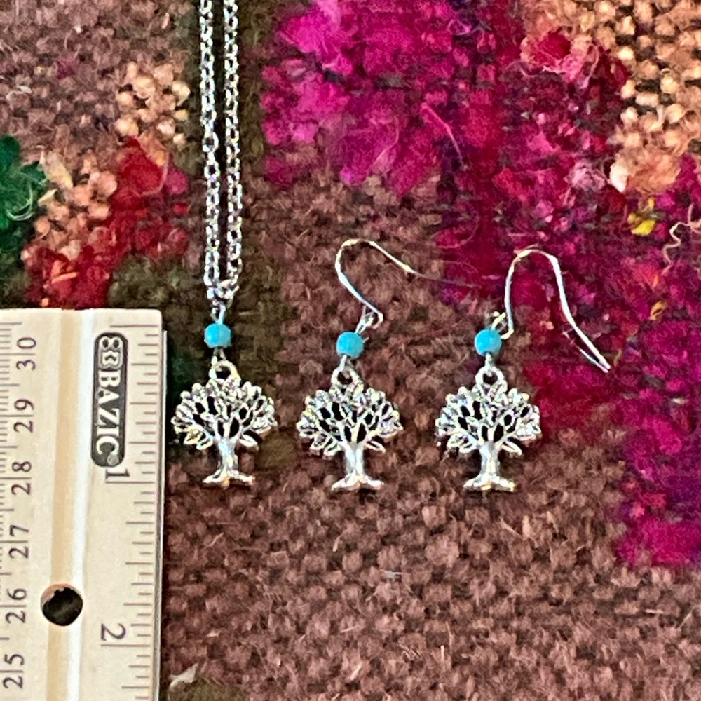Silver tree necklace and earring set - Picture 5 of 6